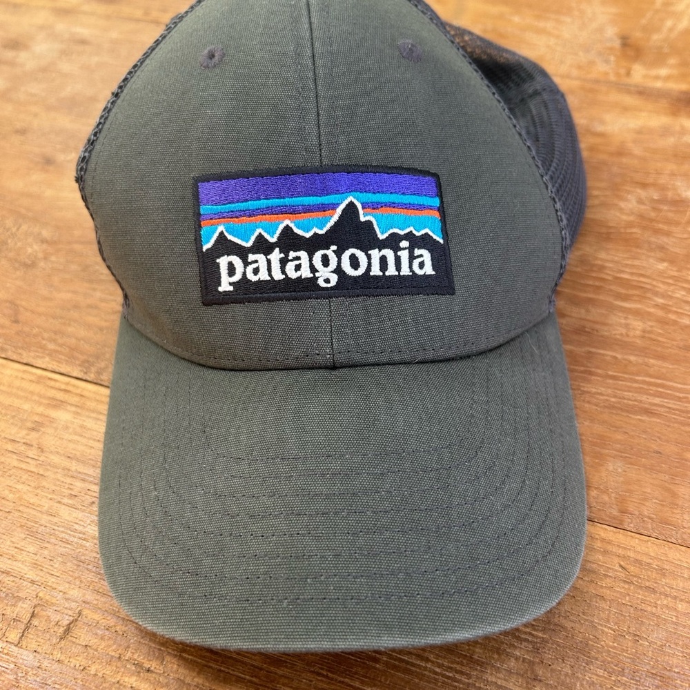 Patagonia Dark Gray Cap with Logo Patch
